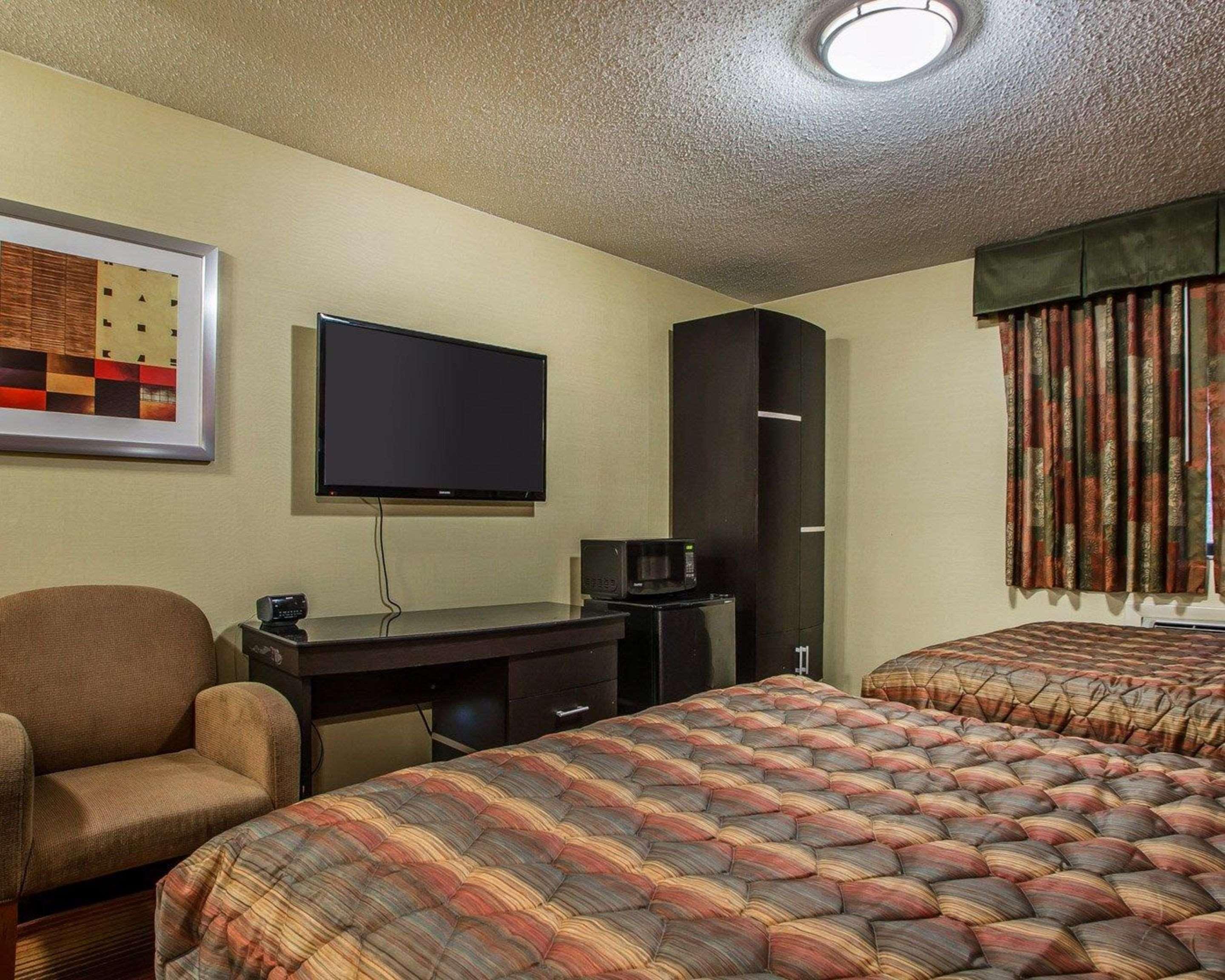 Rodeway Inn Belleville Exteriér fotografie