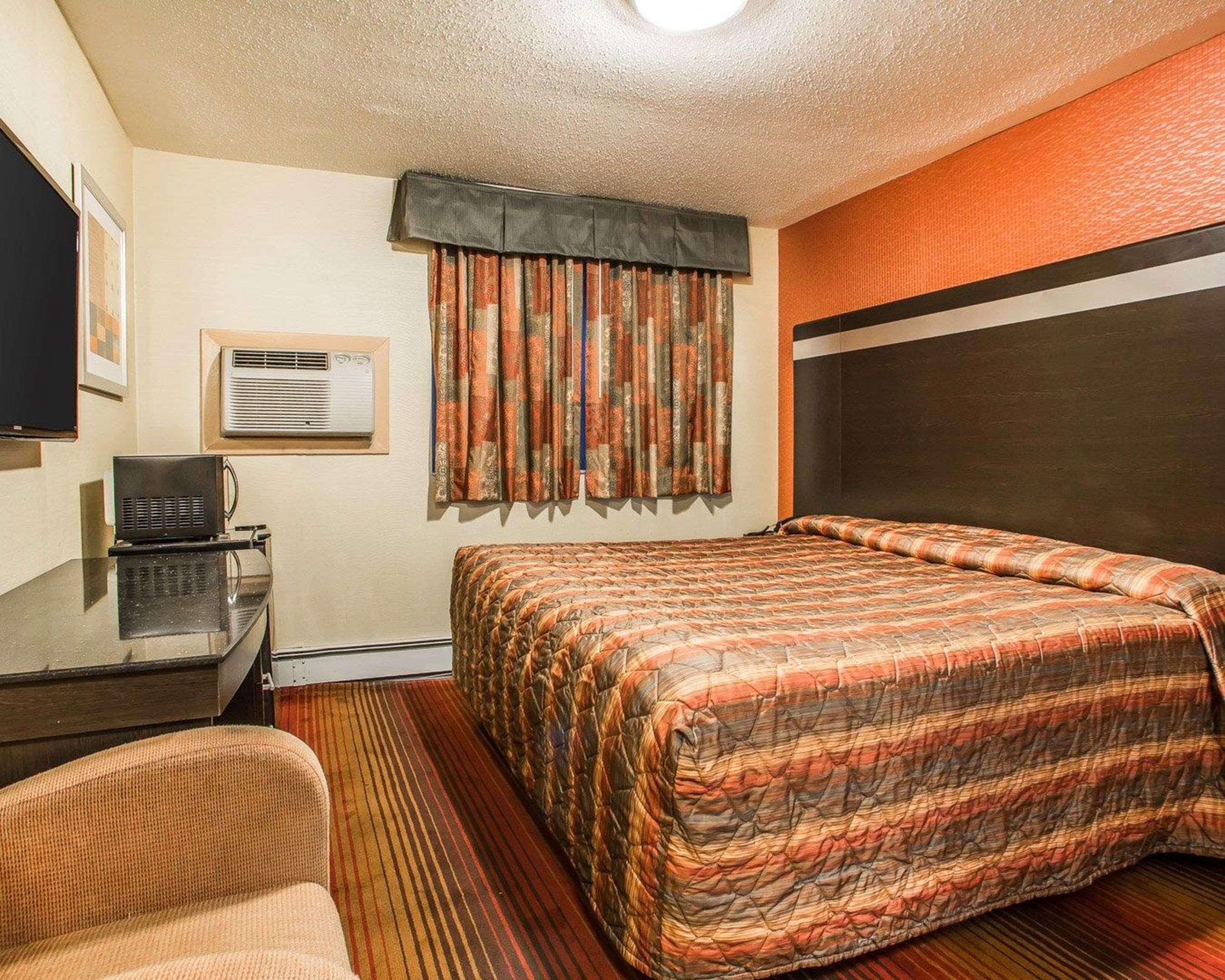 Rodeway Inn Belleville Exteriér fotografie