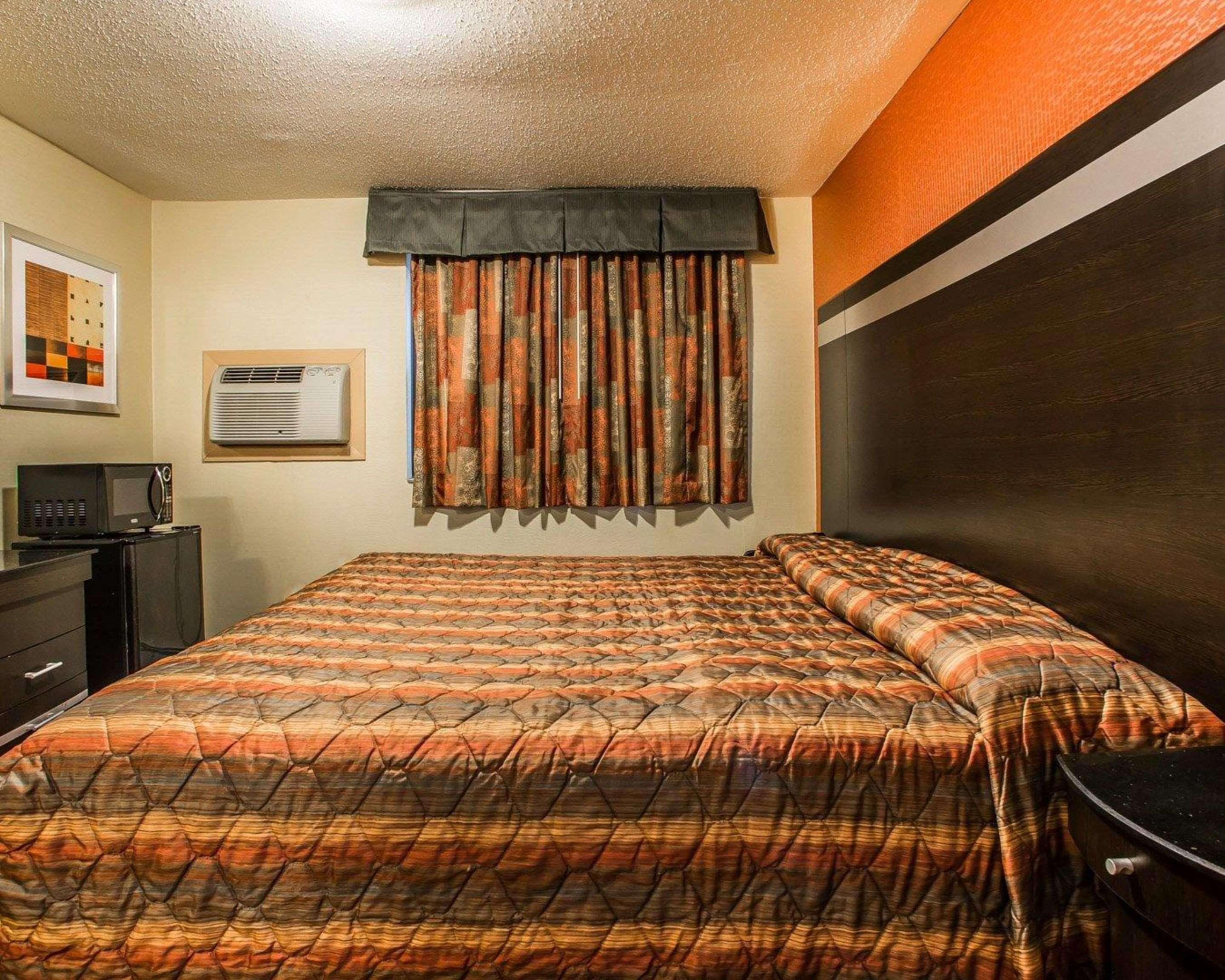 Rodeway Inn Belleville Exteriér fotografie