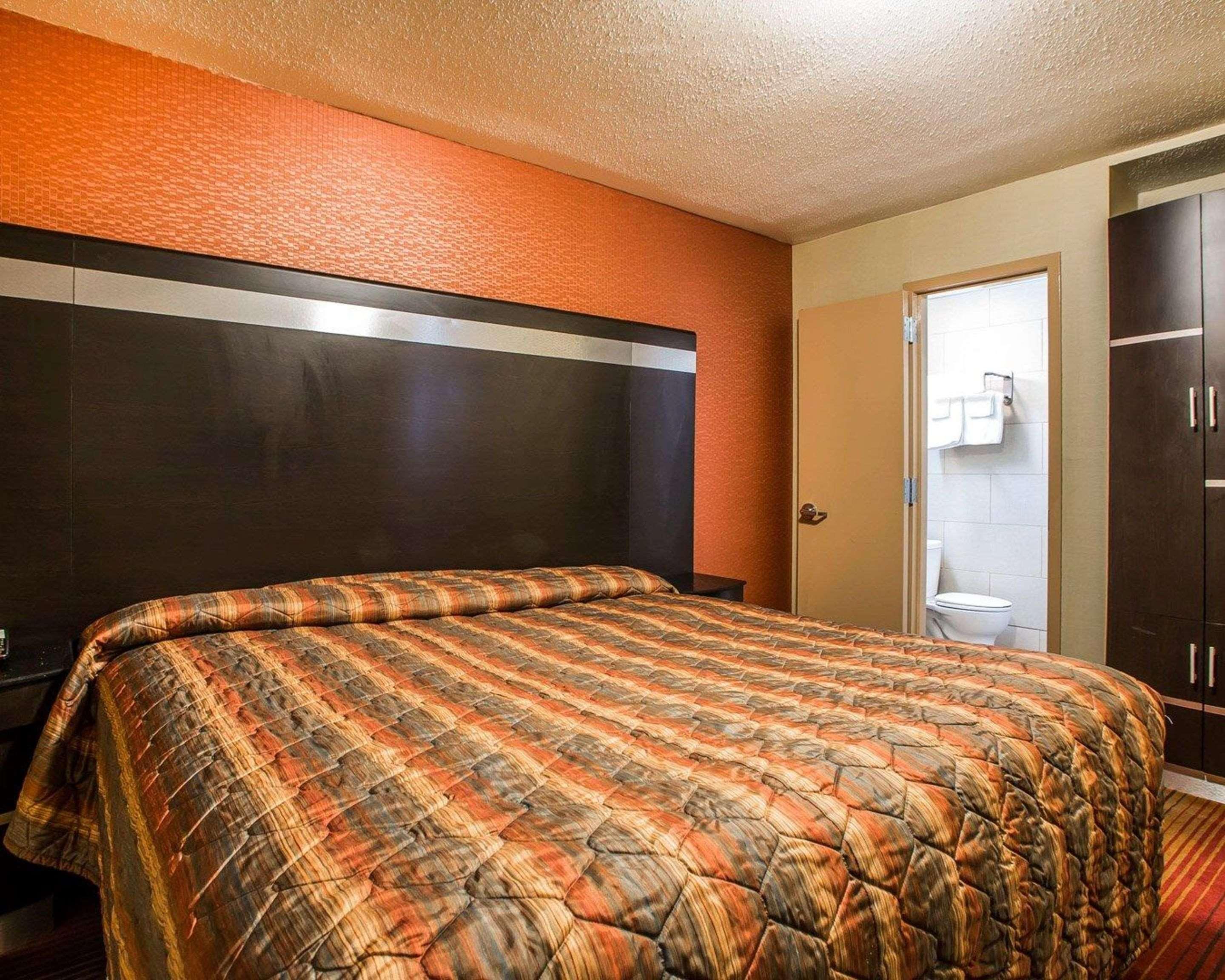 Rodeway Inn Belleville Exteriér fotografie