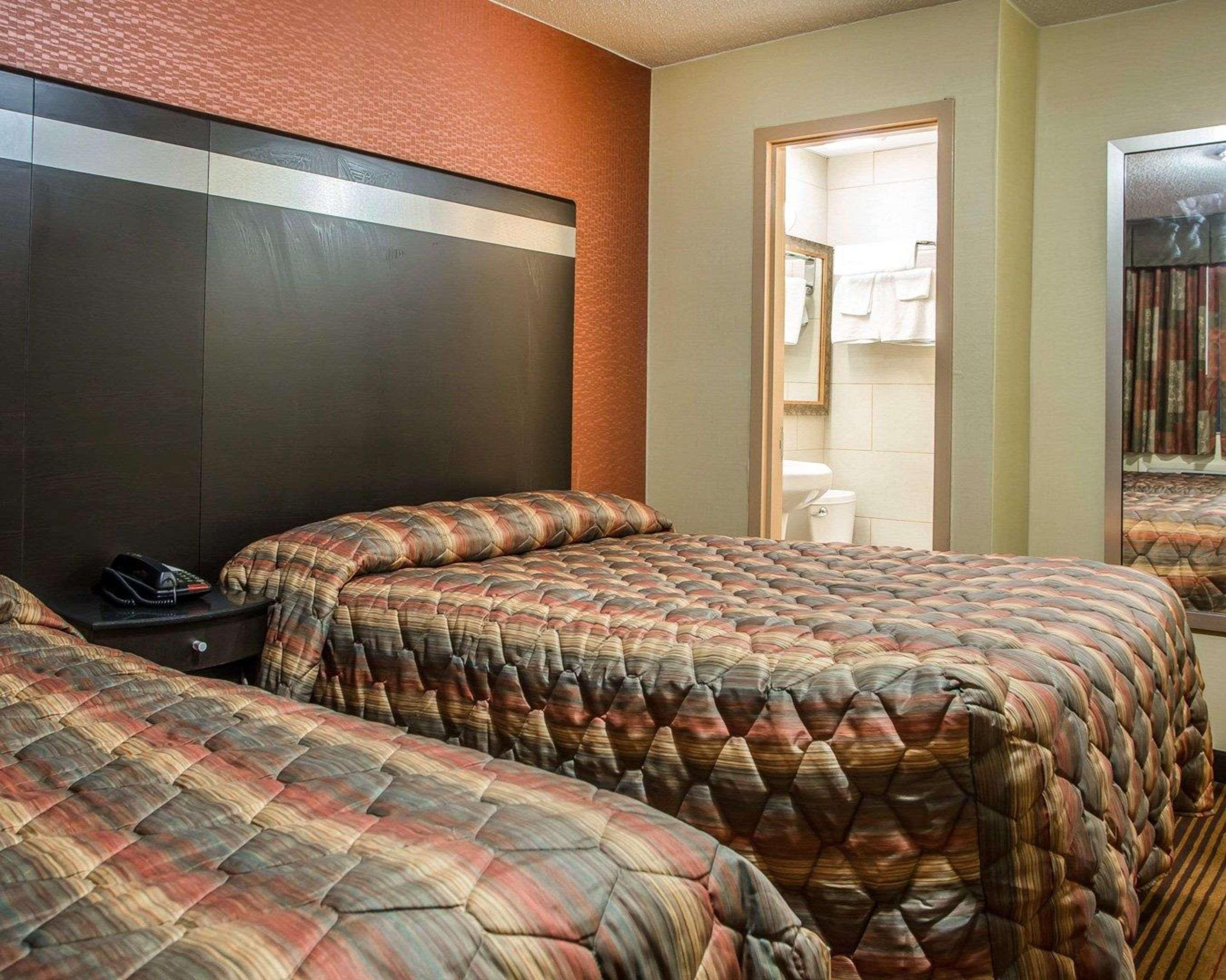 Rodeway Inn Belleville Exteriér fotografie