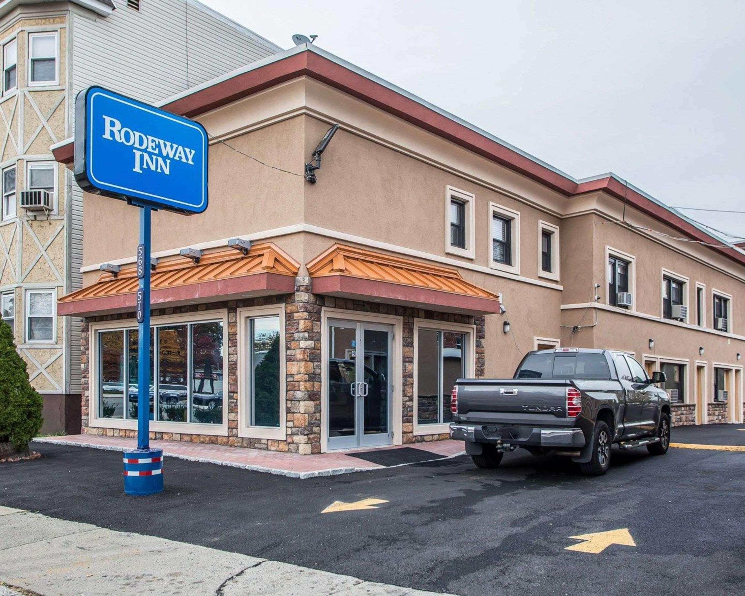 Rodeway Inn Belleville Exteriér fotografie