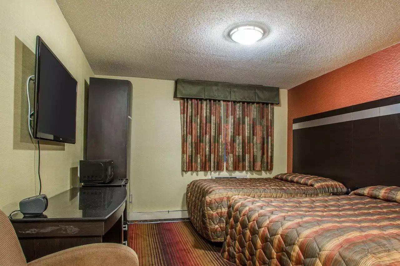 Rodeway Inn Belleville Exteriér fotografie