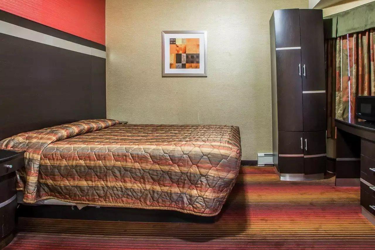 Rodeway Inn Belleville Exteriér fotografie