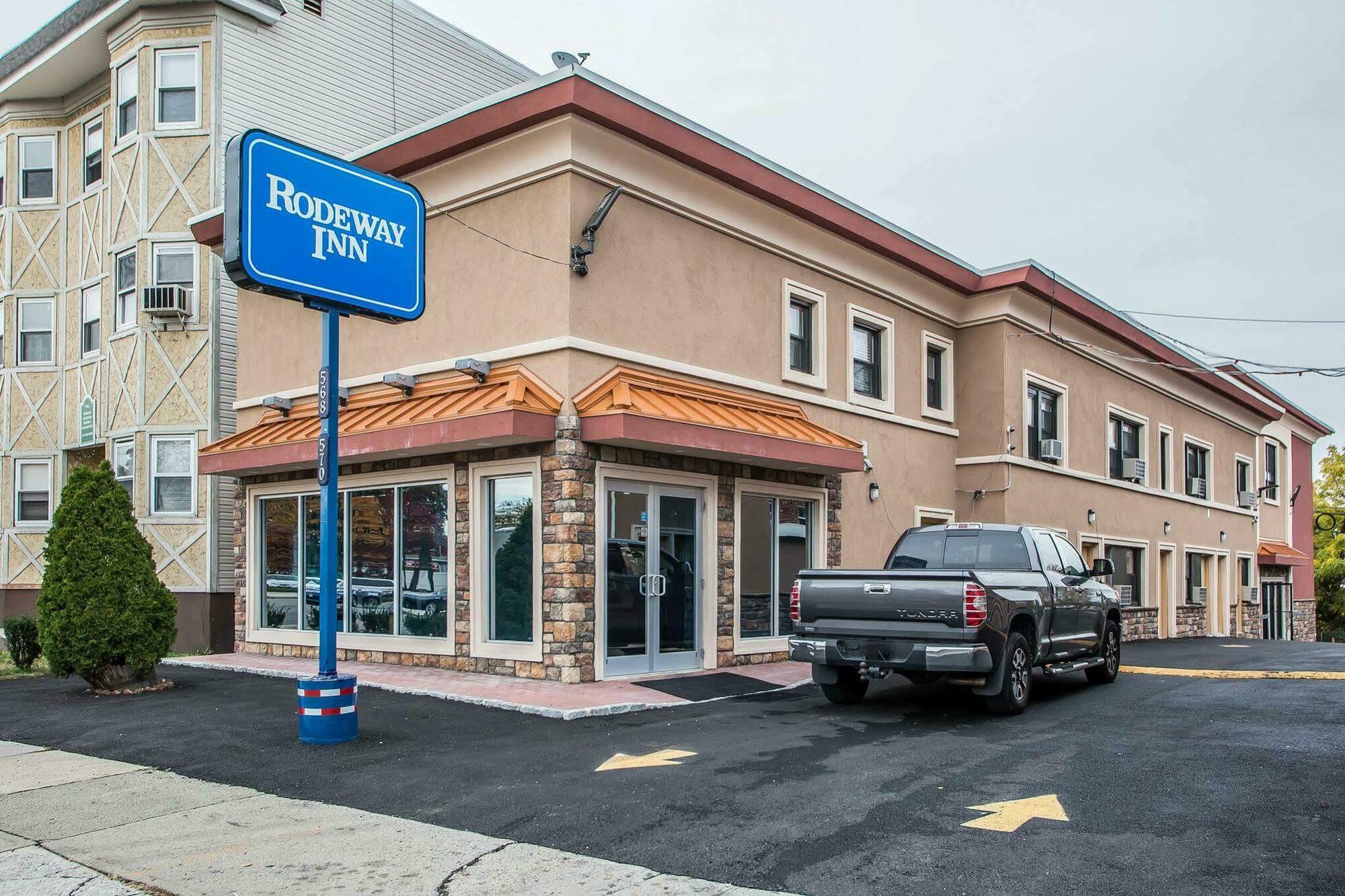 Rodeway Inn Belleville Exteriér fotografie