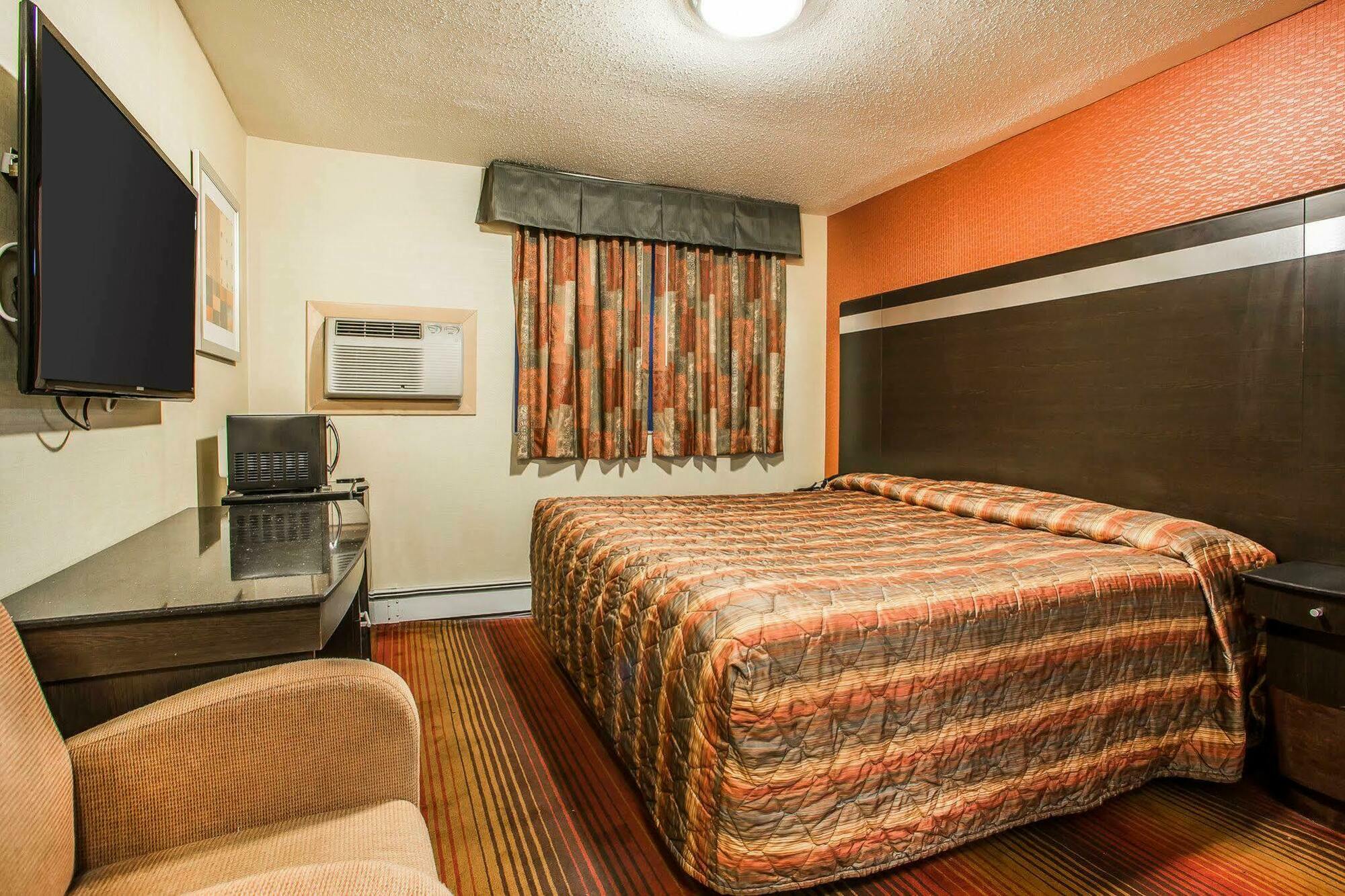 Rodeway Inn Belleville Exteriér fotografie